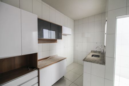 Casa para alugar com 73m², 2 quartos e 2 vagas Casa para alugar com 73m², 2 quartos e 2 vagasCozinha