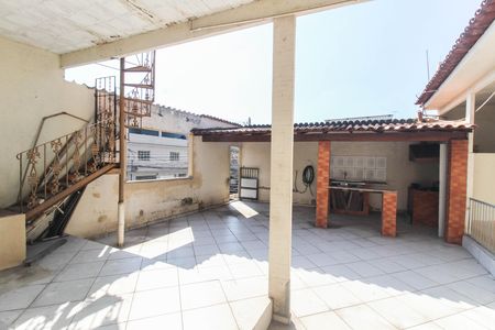 Casa para alugar com 73m², 2 quartos e 2 vagas Casa para alugar com 73m², 2 quartos e 2 vagasTerraço / Área Gourmet