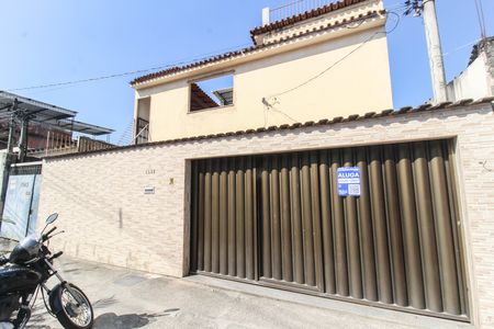 Casa para alugar com 73m², 2 quartos e 2 vagas Casa para alugar com 73m², 2 quartos e 2 vagasFachada