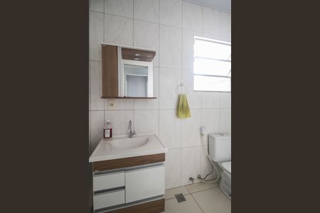 Casa para alugar com 73m², 2 quartos e 2 vagas Casa para alugar com 73m², 2 quartos e 2 vagasBanheiro