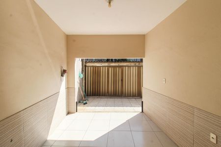 Casa para alugar com 73m², 2 quartos e 2 vagas Casa para alugar com 73m², 2 quartos e 2 vagasVaranda