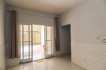 Casa para alugar com 73m², 2 quartos e 2 vagas Casa para alugar com 73m², 2 quartos e 2 vagasSala
