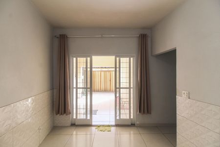 Casa para alugar com 73m², 2 quartos e 2 vagas Casa para alugar com 73m², 2 quartos e 2 vagasSala