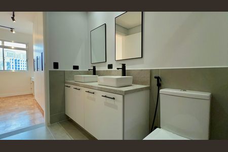 Apartamento à venda com 86m², 2 quartos e sem vagaBanheiro da Suíte