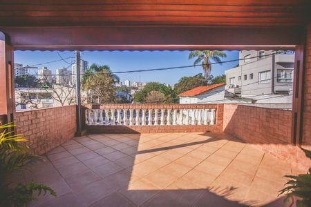 Casa à venda com 130m², 2 quartos e 2 vagas Casa à venda com 130m², 2 quartos e 2 vagasVaranda