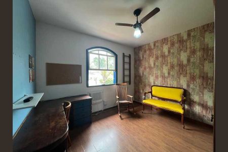 Casa de condomínio à venda com 273m², 4 quartos e 4 vagas