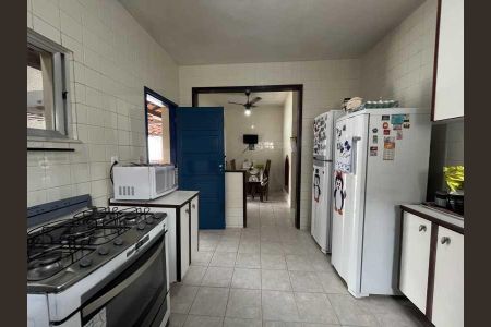 Casa de condomínio à venda com 273m², 4 quartos e 4 vagas