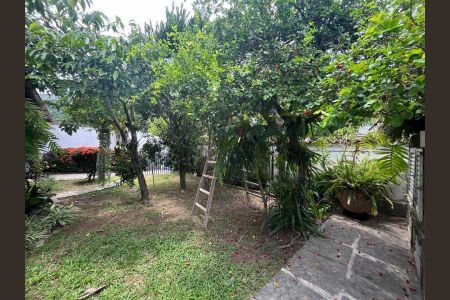 Casa de condomínio à venda com 273m², 4 quartos e 4 vagas