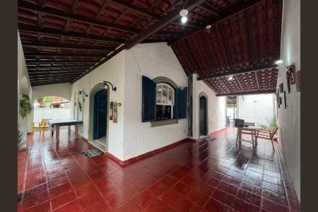 Casa de condomínio à venda com 273m², 4 quartos e 4 vagas