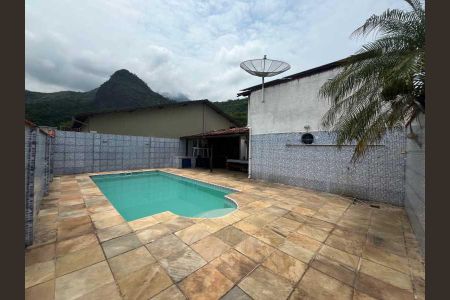 Casa de condomínio à venda com 273m², 4 quartos e 4 vagas