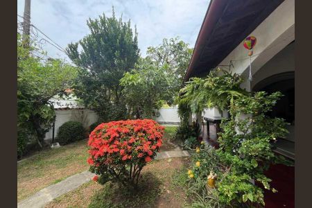 Casa de condomínio à venda com 273m², 4 quartos e 4 vagas