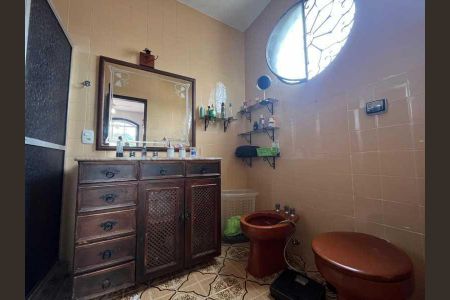 Casa de condomínio à venda com 273m², 4 quartos e 4 vagas