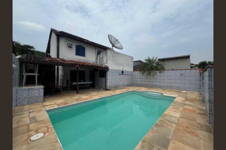 Casa de condomínio à venda com 273m², 4 quartos e 4 vagas