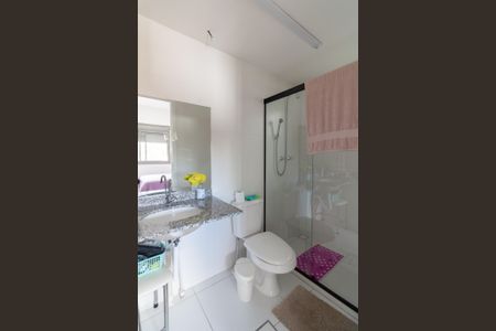 Apartamento para alugar com 69m², 2 quartos e 1 vaga Apartamento para alugar com 69m², 2 quartos e 1 vagaBanheiro da Suíte