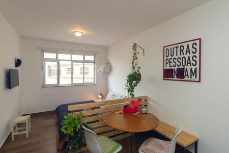 Studio à venda com 45m², 1 quarto e 1 vaga Studio à venda com 45m², 1 quarto e 1 vagaStudio