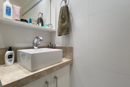Apartamento à venda com 63m², 2 quartos e 1 vagaBanheiro Social