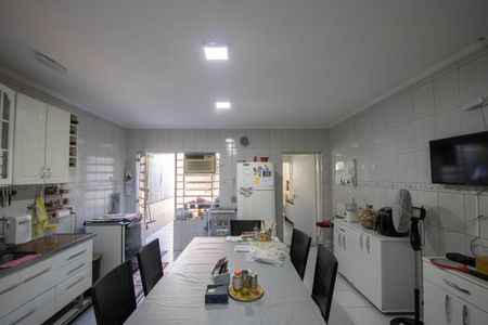 Casa à venda com 134m², 3 quartos e 2 vagas Casa à venda com 134m², 3 quartos e 2 vagasCozinha