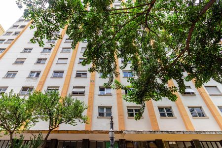 Studio para alugar com 32m², 1 quarto e sem vaga Studio para alugar com 32m², 1 quarto e sem vagaFachada