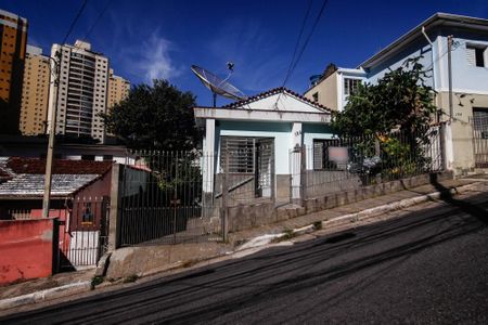 Casa à venda com 159m², 2 quartos e 1 vaga Casa à venda com 159m², 2 quartos e 1 vagaFachada