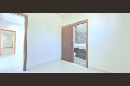 Casa de condomínio à venda com 280m², 4 quartos e 4 vagasCloset