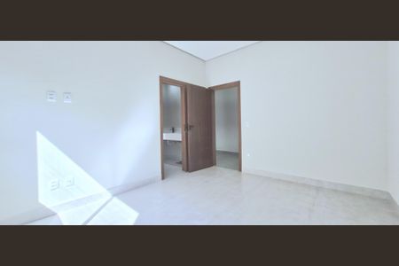 Casa de condomínio à venda com 280m², 4 quartos e 4 vagasQuarto 2