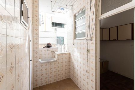 Apartamento à venda com 130m², 2 quartos e 1 vagaÁrea de Serviço