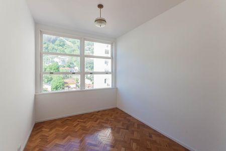 Apartamento à venda com 130m², 2 quartos e 1 vagaSala