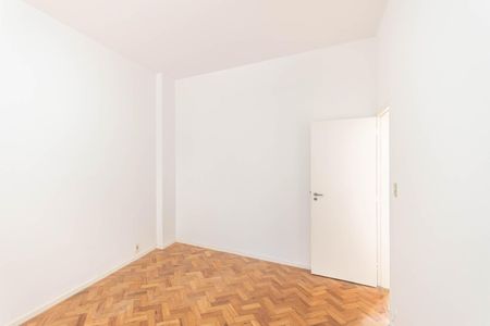 Apartamento à venda com 130m², 2 quartos e 1 vagaSuíte