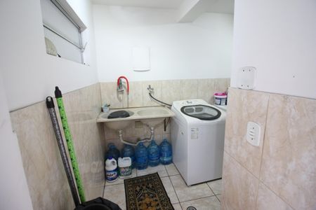 Casa à venda com 120m², 3 quartos e 2 vagasÁrea de Serviço 2