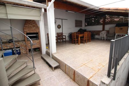 Casa à venda com 120m², 3 quartos e 2 vagasChurrasqueira