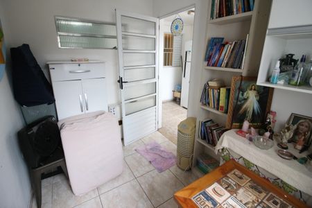 Casa à venda com 120m², 3 quartos e 2 vagasQuarto de Serviço