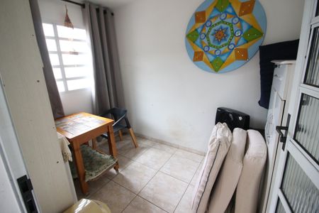 Casa à venda com 120m², 3 quartos e 2 vagasQuarto de Serviço