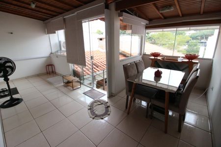 Casa à venda com 120m², 3 quartos e 2 vagasVaranda da Sala