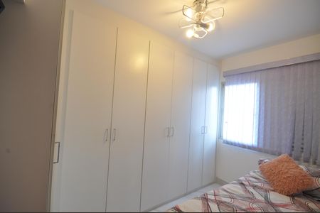 Apartamento à venda com 58m², 2 quartos e 1 vagaQuarto 2
