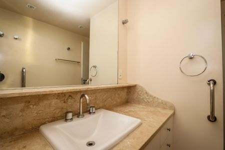 Apartamento à venda com 200m², 3 quartos e 3 vagasBanheiro da Suite Master