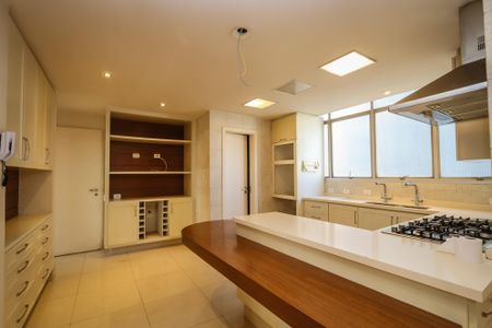 Apartamento à venda com 200m², 3 quartos e 3 vagasCozinha