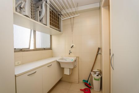 Apartamento à venda com 200m², 3 quartos e 3 vagasLavanderia
