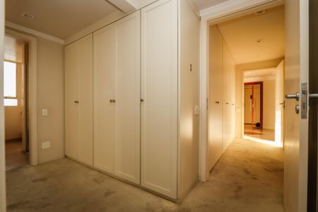 Apartamento à venda com 200m², 3 quartos e 3 vagasCloset da suíte master