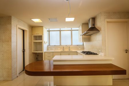 Apartamento à venda com 200m², 3 quartos e 3 vagasCozinha