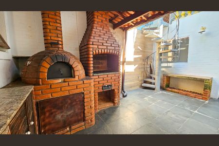 Casa à venda com 100m², 3 quartos e 1 vaga Casa à venda com 100m², 3 quartos e 1 vagaChurrasqueira