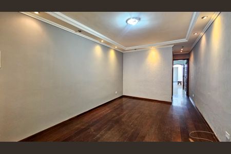 Casa à venda com 100m², 3 quartos e 1 vaga Casa à venda com 100m², 3 quartos e 1 vagaSala