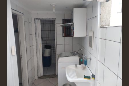 Casa à venda com 176m², 2 quartos e 3 vagas Casa à venda com 176m², 2 quartos e 3 vagasÁrea de Serviço