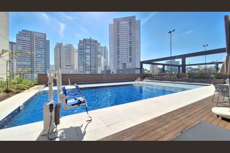 Apartamento à venda com 396m², 4 quartos e 4 vagas Apartamento à venda com 396m², 4 quartos e 4 vagasÁrea comum - Piscina