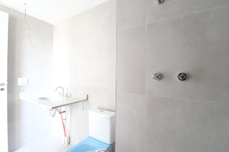 Apartamento à venda com 396m², 4 quartos e 4 vagasBanheiro da Suíte 3