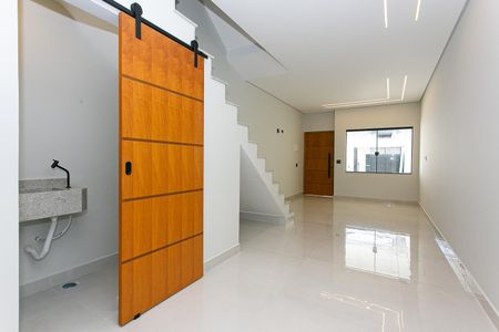 Casa à venda com 150m², 3 quartos e 2 vagas Casa à venda com 150m², 3 quartos e 2 vagasSala