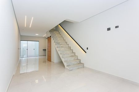 Casa à venda com 150m², 3 quartos e 2 vagas Casa à venda com 150m², 3 quartos e 2 vagasSala