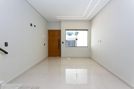 Casa à venda com 150m², 3 quartos e 2 vagas Casa à venda com 150m², 3 quartos e 2 vagasSala