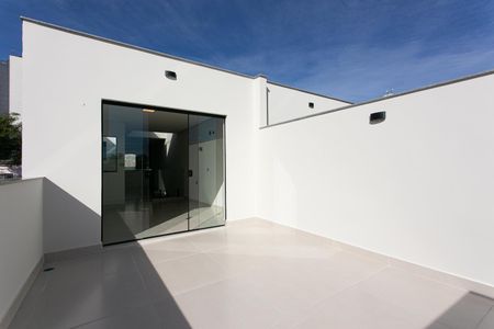 Casa à venda com 150m², 3 quartos e 2 vagas Casa à venda com 150m², 3 quartos e 2 vagasEspaço Salão de festas