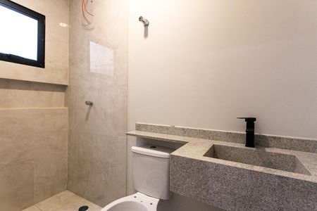 Casa à venda com 150m², 3 quartos e 2 vagas Casa à venda com 150m², 3 quartos e 2 vagasBanheiro dos Quartos