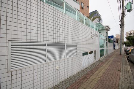 Apartamento para alugar com 64m², 2 quartos e 1 vaga Apartamento para alugar com 64m², 2 quartos e 1 vagaFachada